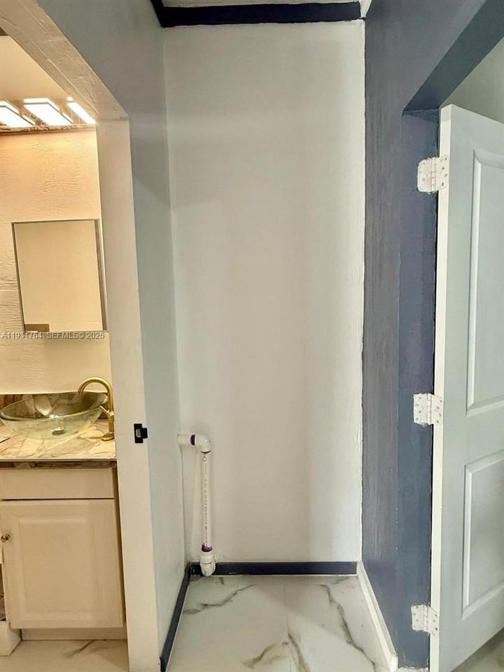 10357 Sw 174th Ter #1 - Photo 6 of 7