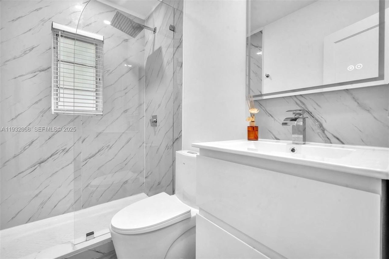 401 Se 14th Ct #3 - Photo 7 of 14