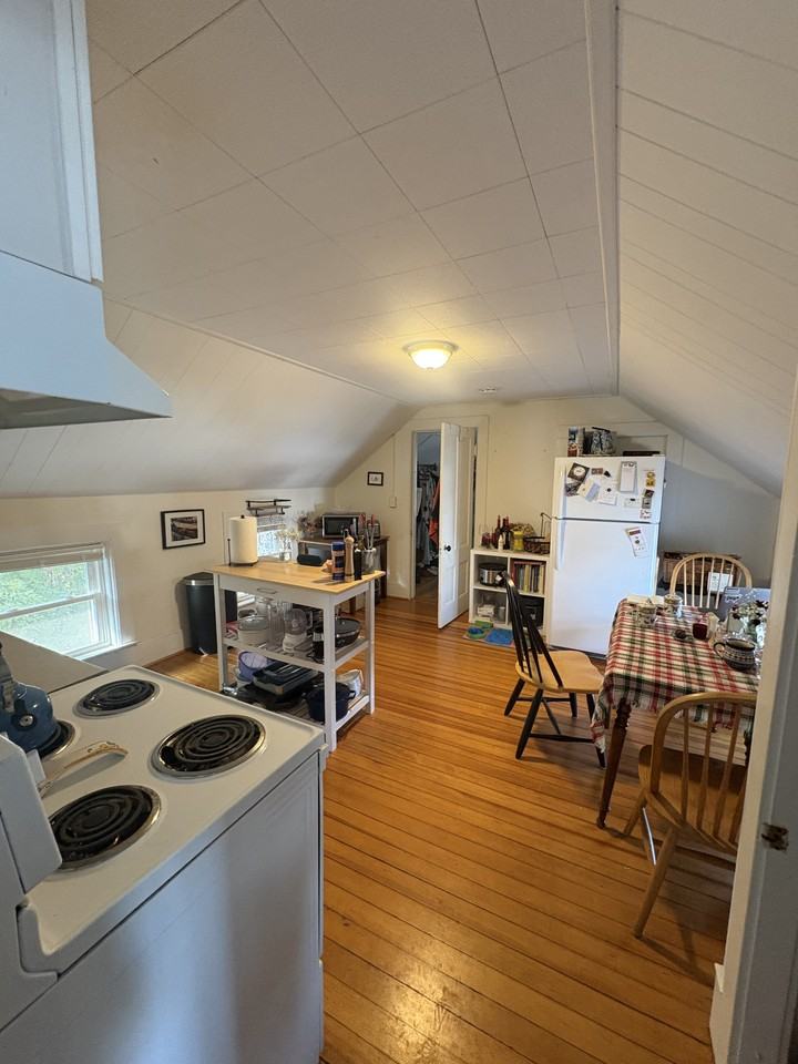 152 Russell St #2 - Photo 3 of 9