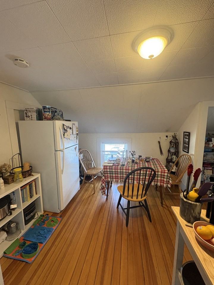 152 Russell St #2 - Photo 4 of 9