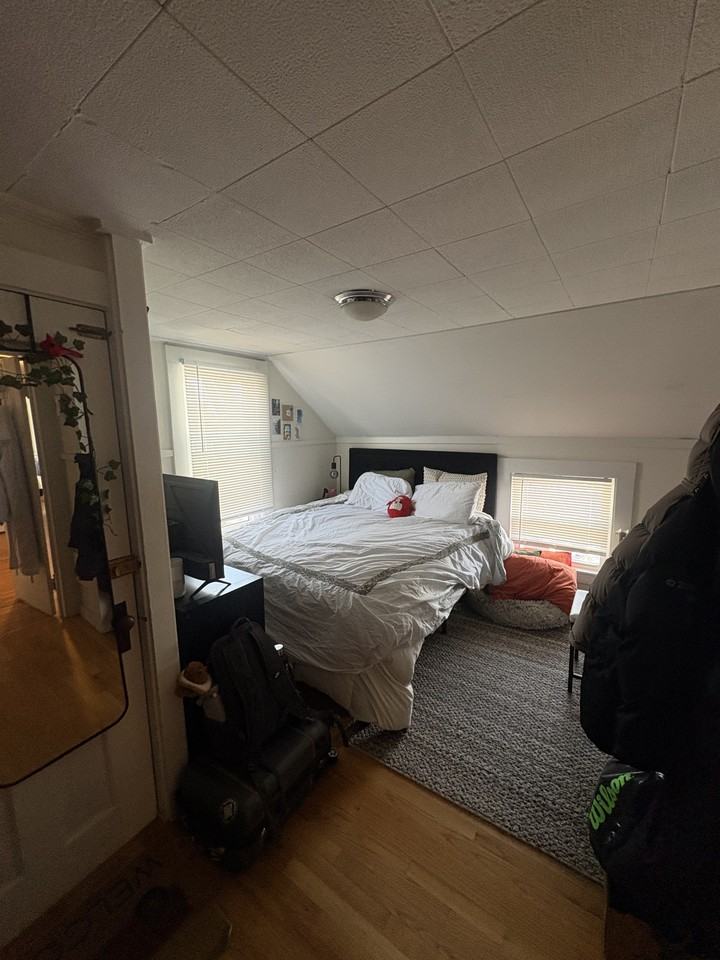 152 Russell St #2 - Photo 7 of 9