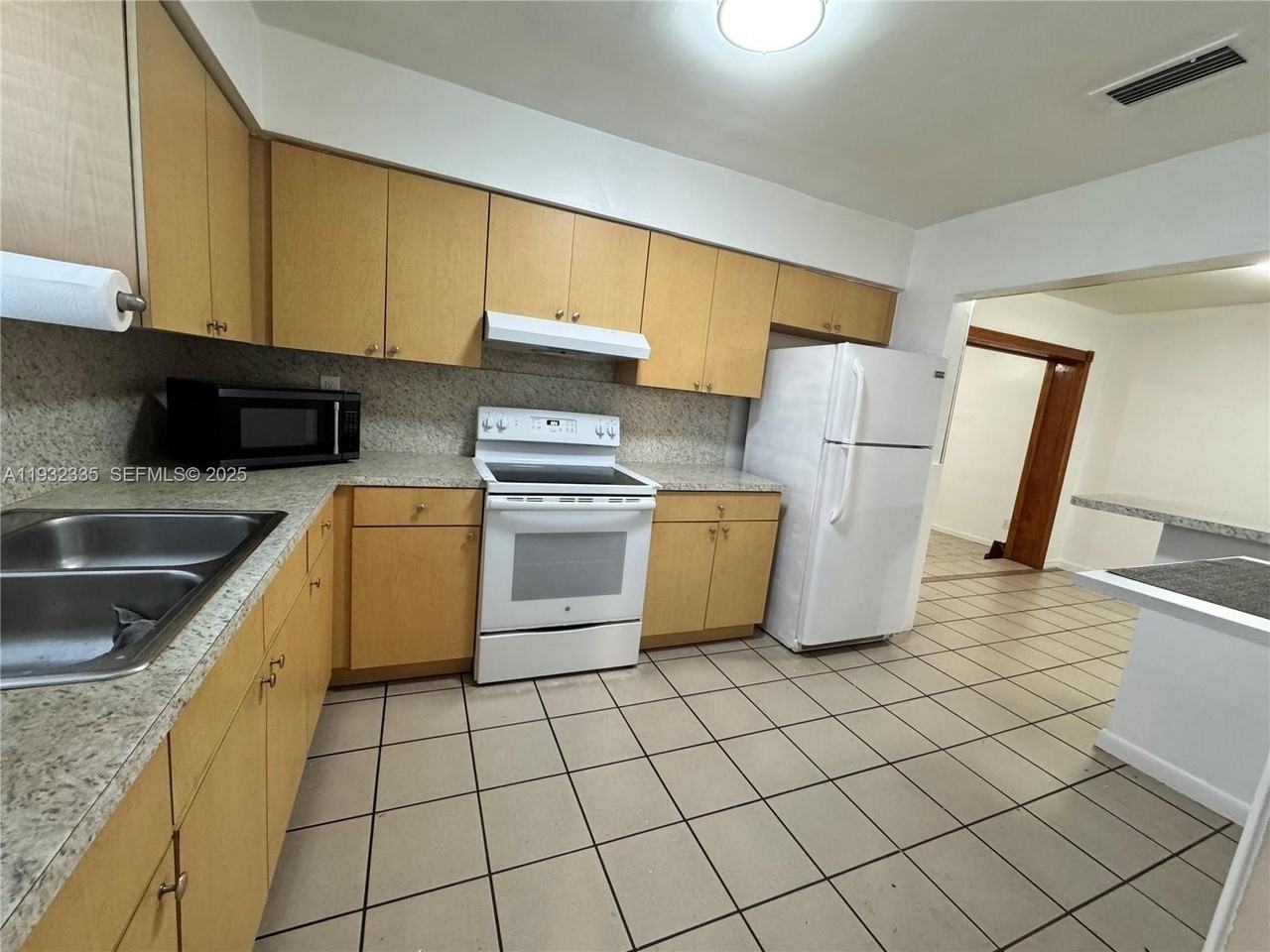 9111 Sw 20th St - Photo 2 of 11