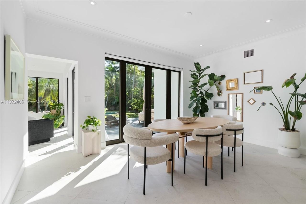 2489 N Meridian Ave - Photo 2 of 38