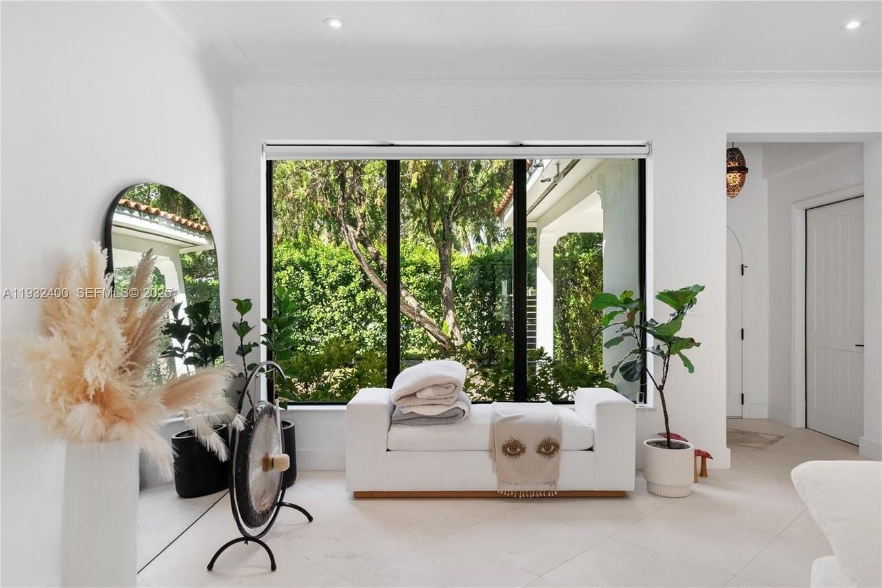 2489 N Meridian Ave - Photo 6 of 38