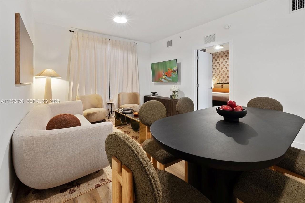 1542 Nw 2nd St #105 - Photo 4 of 15