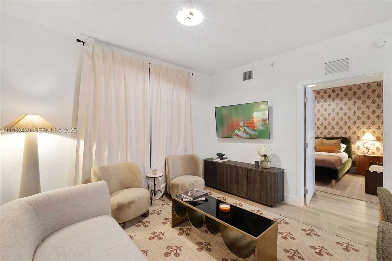 1542 Nw 2nd St #105 - Photo 6 of 15