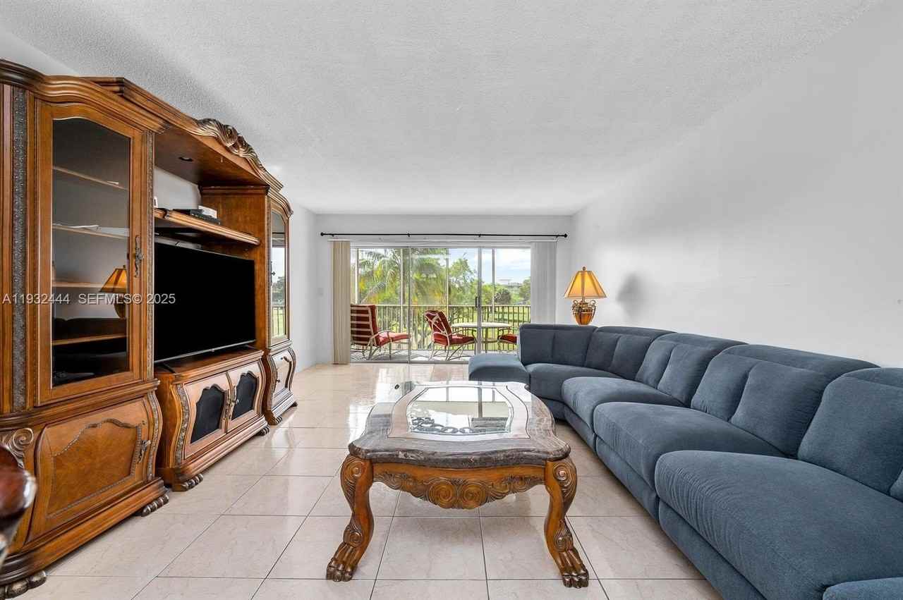 2800 N Palm Aire Dr #309 - Photo 3 of 15