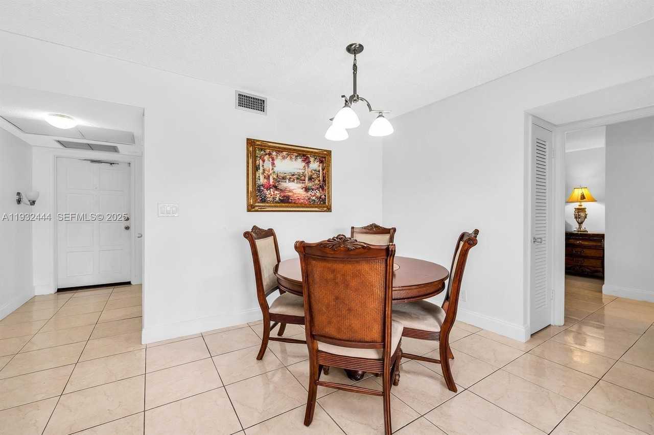 2800 N Palm Aire Dr #309 - Photo 5 of 15
