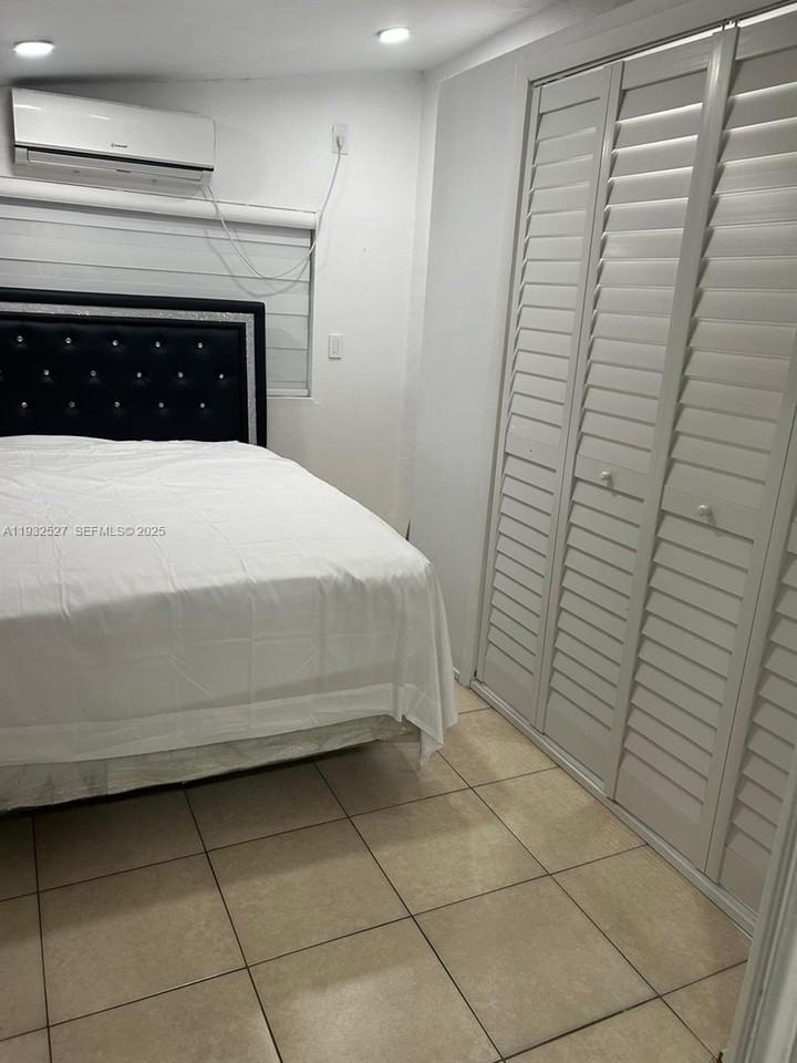 1911 Arcadia Dr #B - Photo 5 of 6