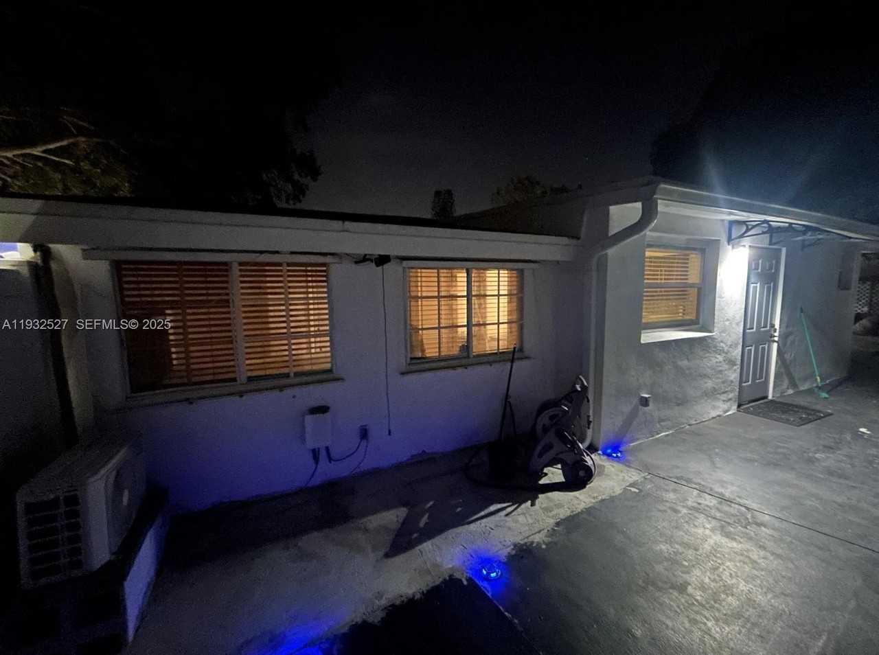 1911 Arcadia Dr #B - Photo 6 of 6