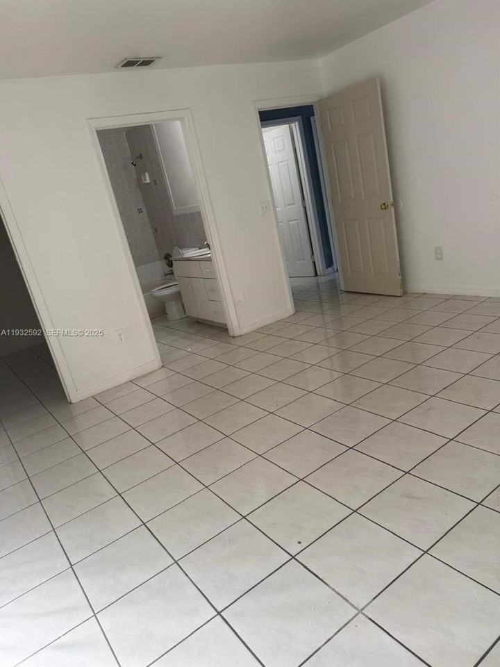 28144 Sw 142nd Ct #0 - Photo 2 of 12