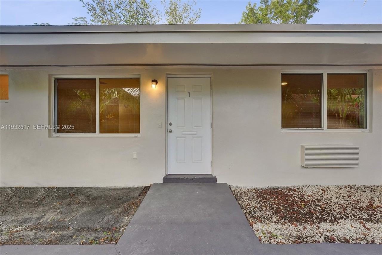 30 Sw 8th St #1 - Photo 7 of 50