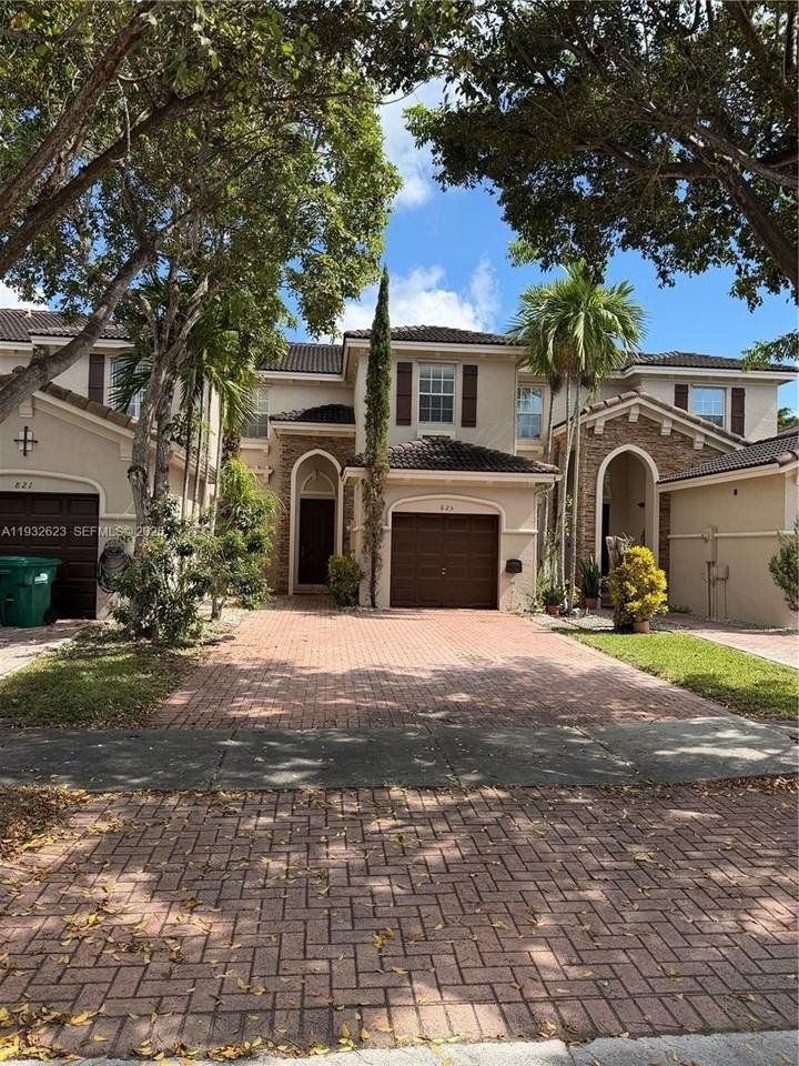 825 Sw 153rd Path #825 - Photo 2 of 16