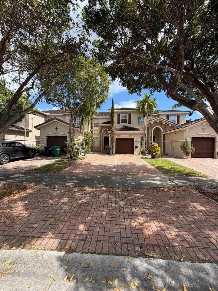 825 Sw 153rd Path #825 - Photo 4 of 16