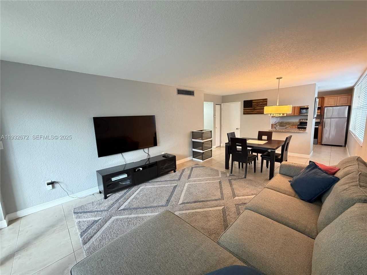 9491 Evergreen Pl #201 - Photo 6 of 33