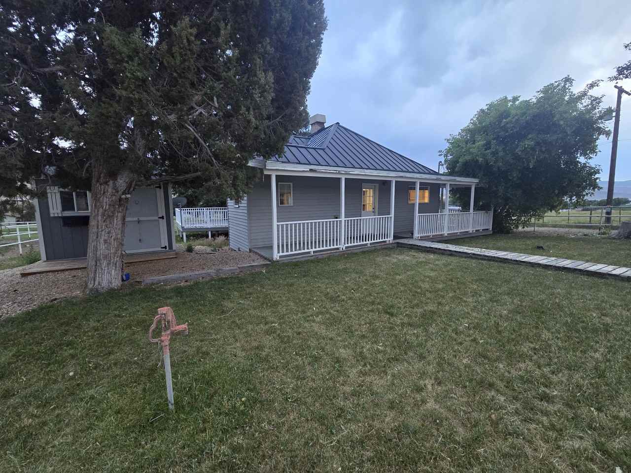 50 Clarks Ln - Photo 2 of 32