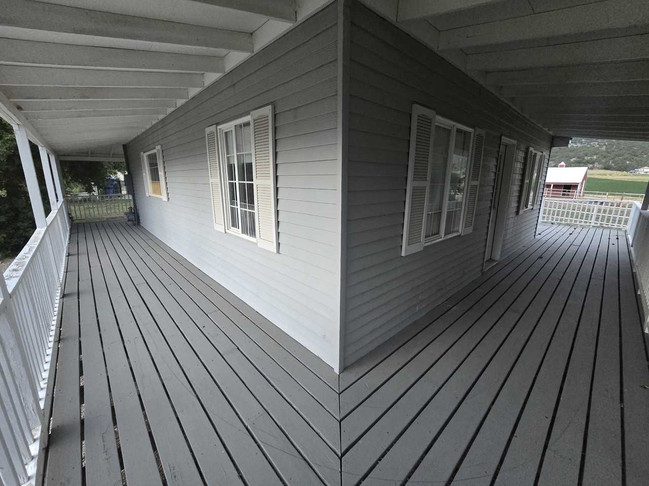 50 Clarks Ln - Photo 4 of 32