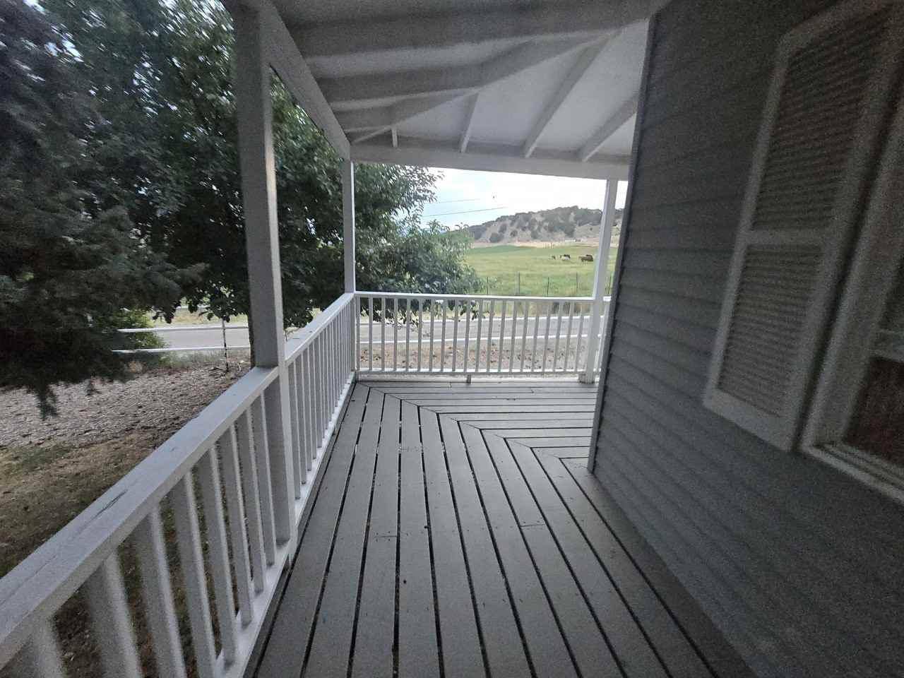 50 Clarks Ln - Photo 5 of 32