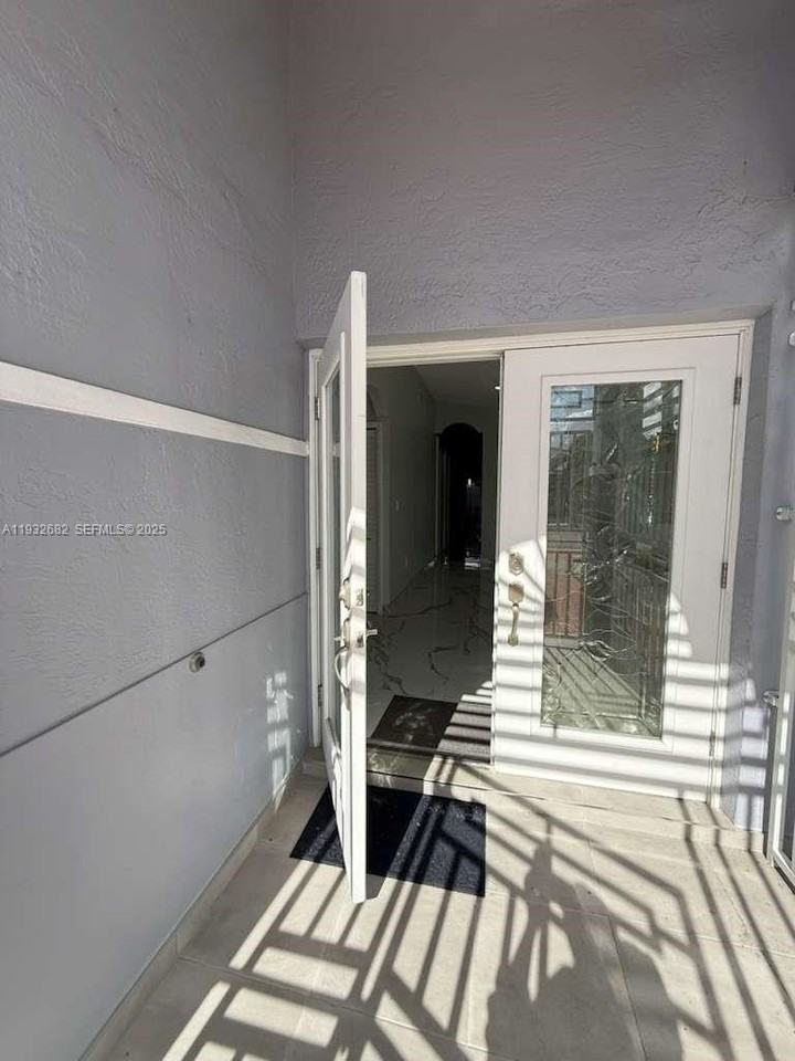 8701 Nw 109th Ter #0 - Photo 3 of 37