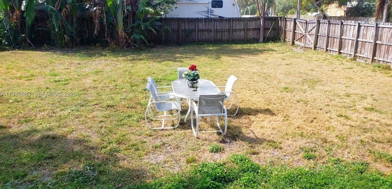 1836 Scott St #1836 - Photo 2 of 5