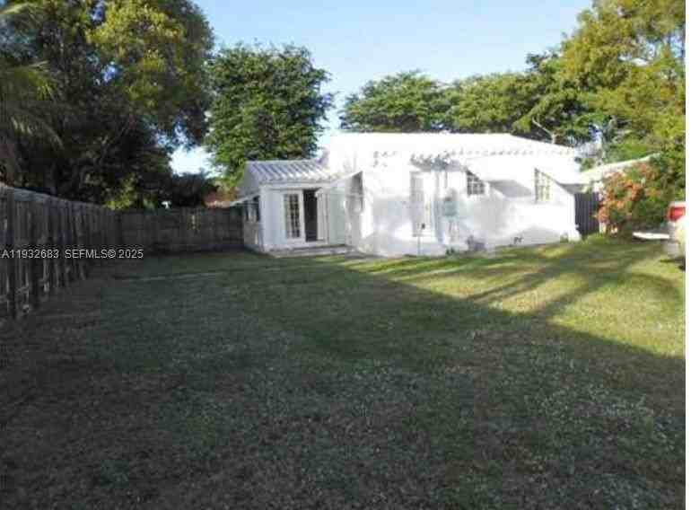 1836 Scott St #1836 - Photo 3 of 5