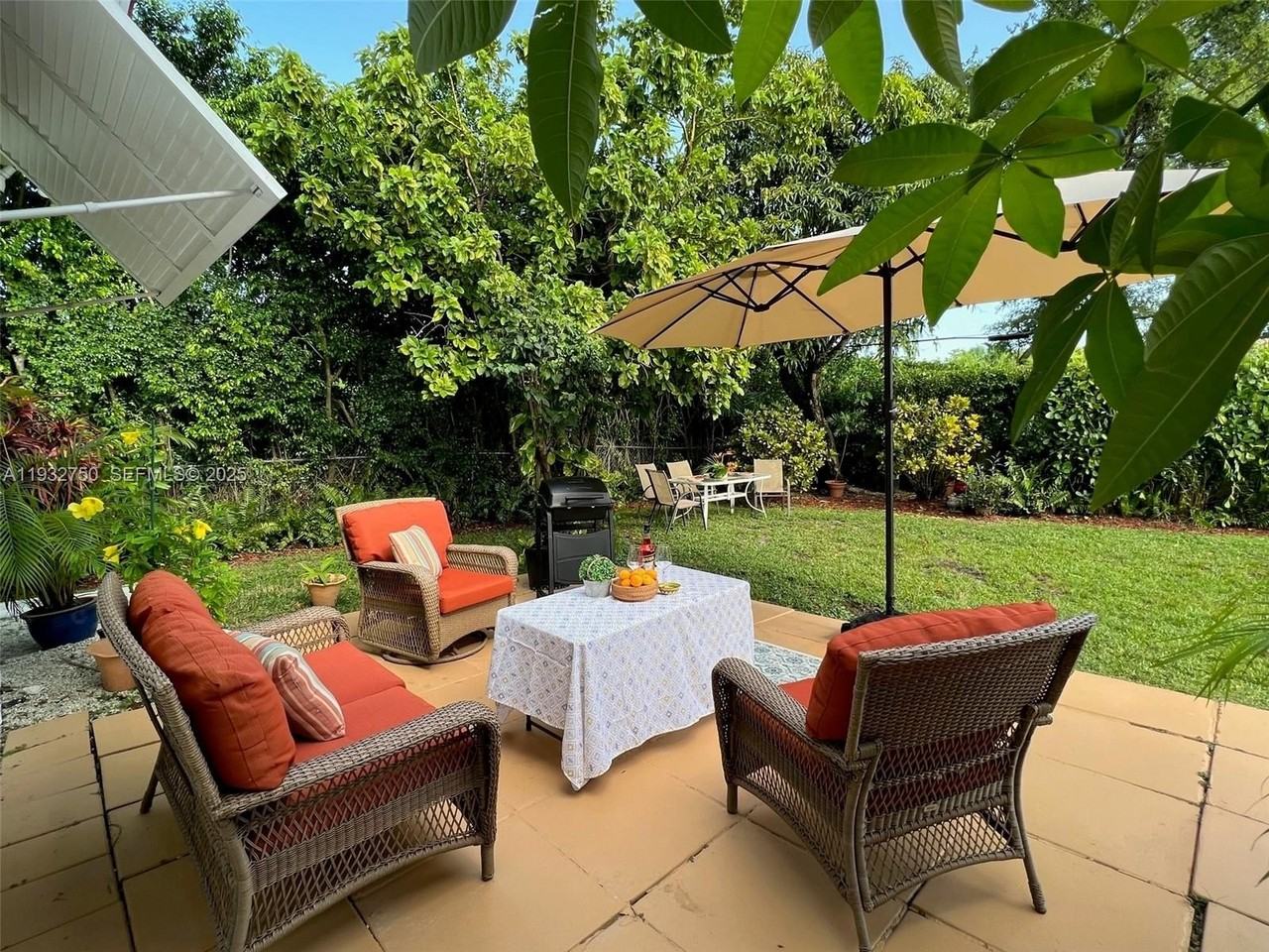 130 Malaga Ave - Photo 2 of 40