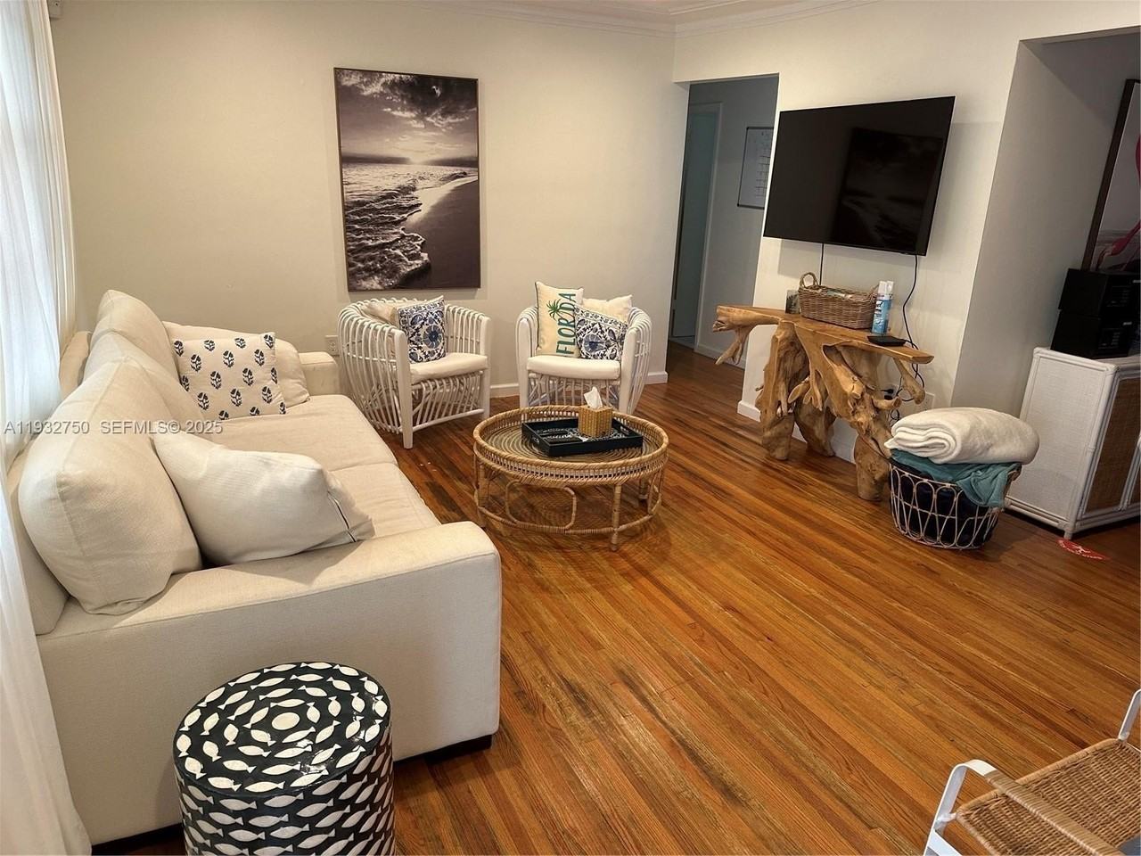 130 Malaga Ave - Photo 5 of 40