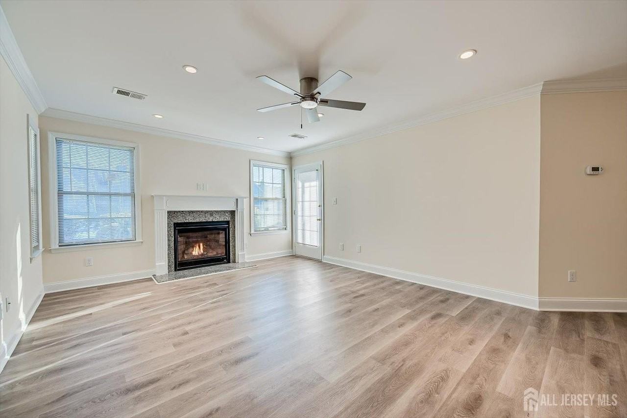 114 Longfield Ct - Photo 2 of 28