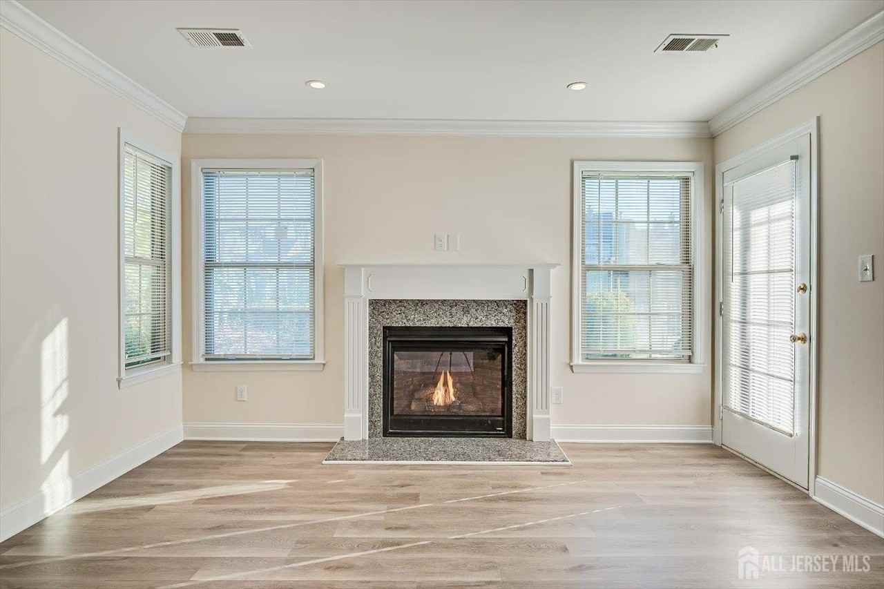 114 Longfield Ct - Photo 4 of 28