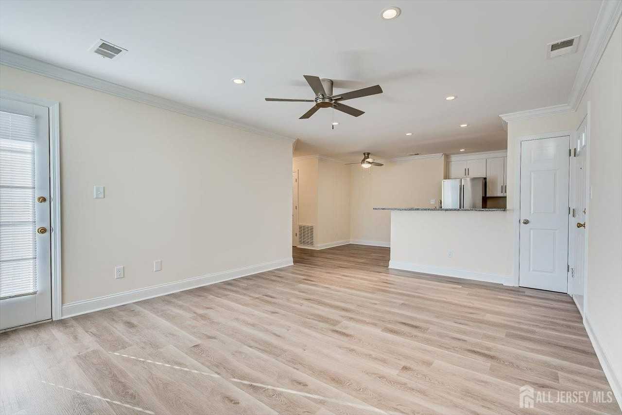 114 Longfield Ct - Photo 5 of 28