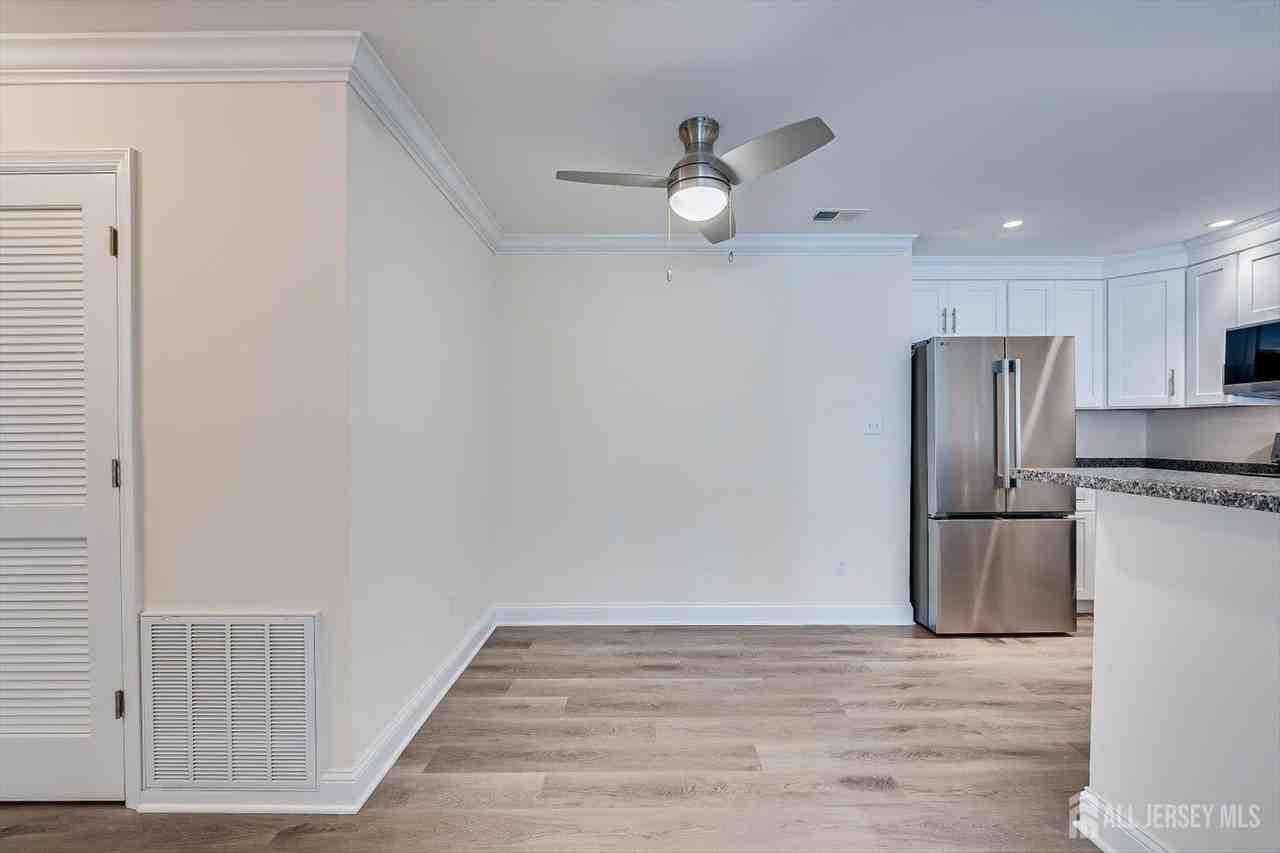 114 Longfield Ct - Photo 7 of 28