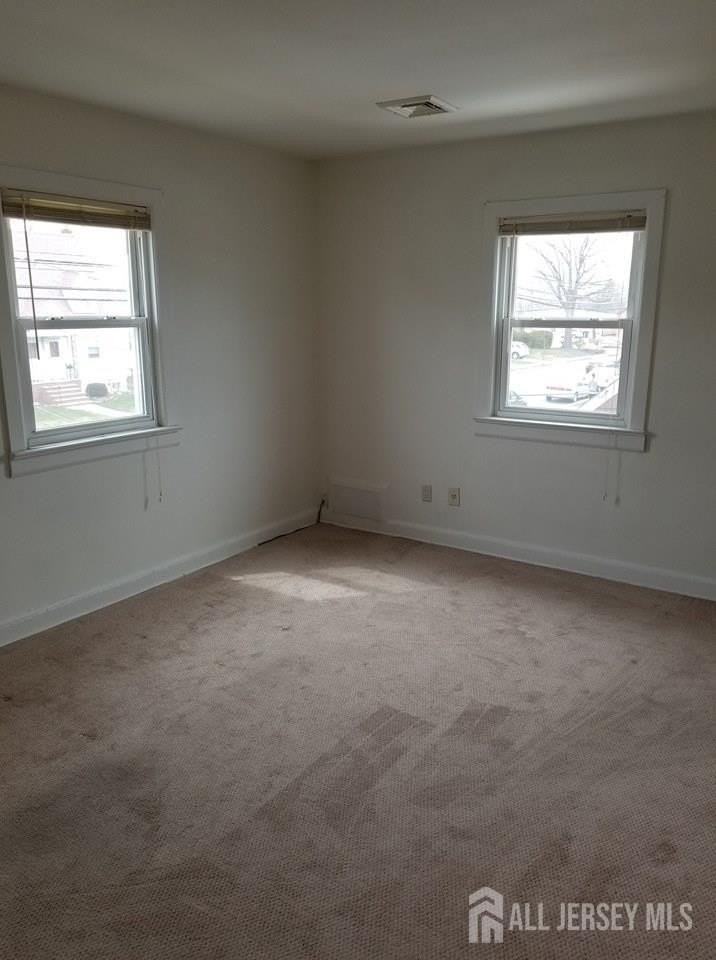 33 Avenel St - Photo 2 of 14