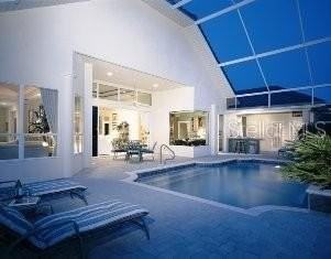 811 W Henry St - Photo 2 of 22