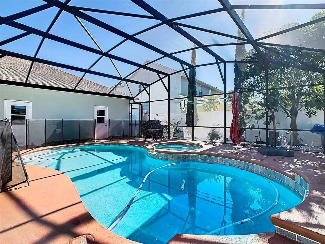 2710 Patrician Cir - Photo 3 of 50