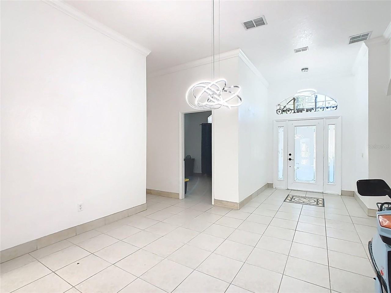 2710 Patrician Cir - Photo 5 of 50