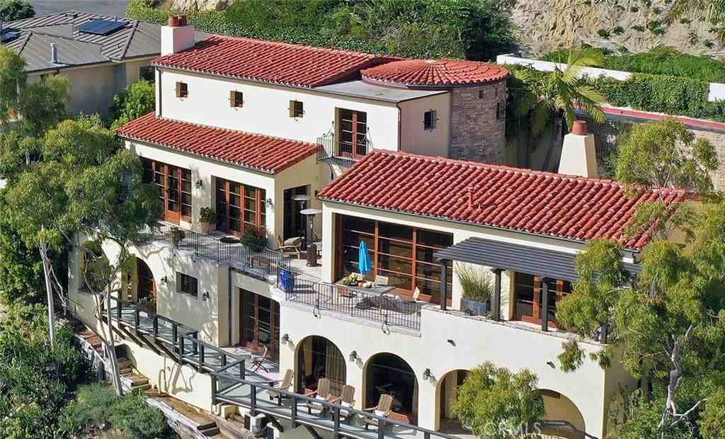 1131 Emerald Bay - Photo 2 of 40