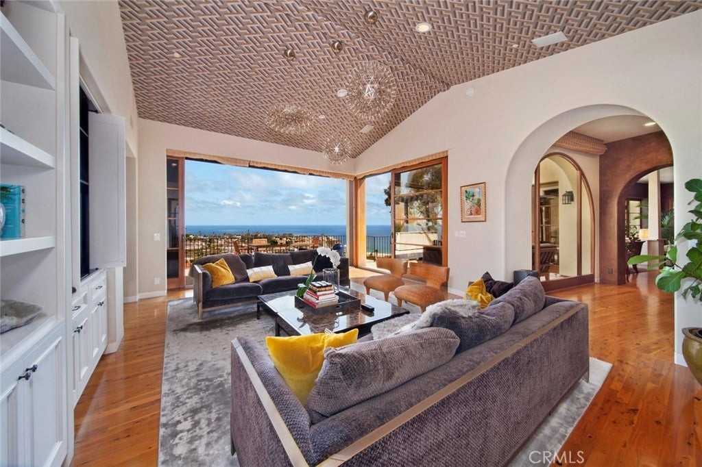 1131 Emerald Bay - Photo 4 of 40