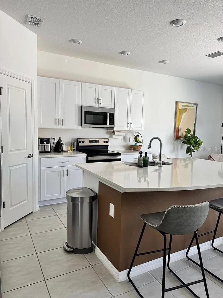 1572 Swan Swim Dr - Photo 3 of 22