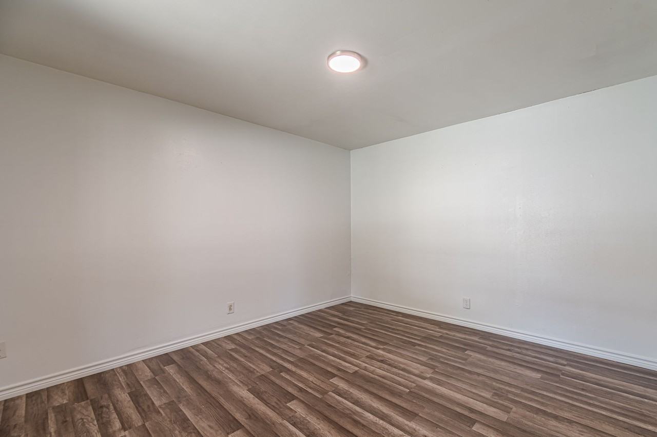 6142 Lawn Valley Dr #1 - Photo 4 of 16