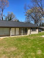 featured image of 915 W 56th St