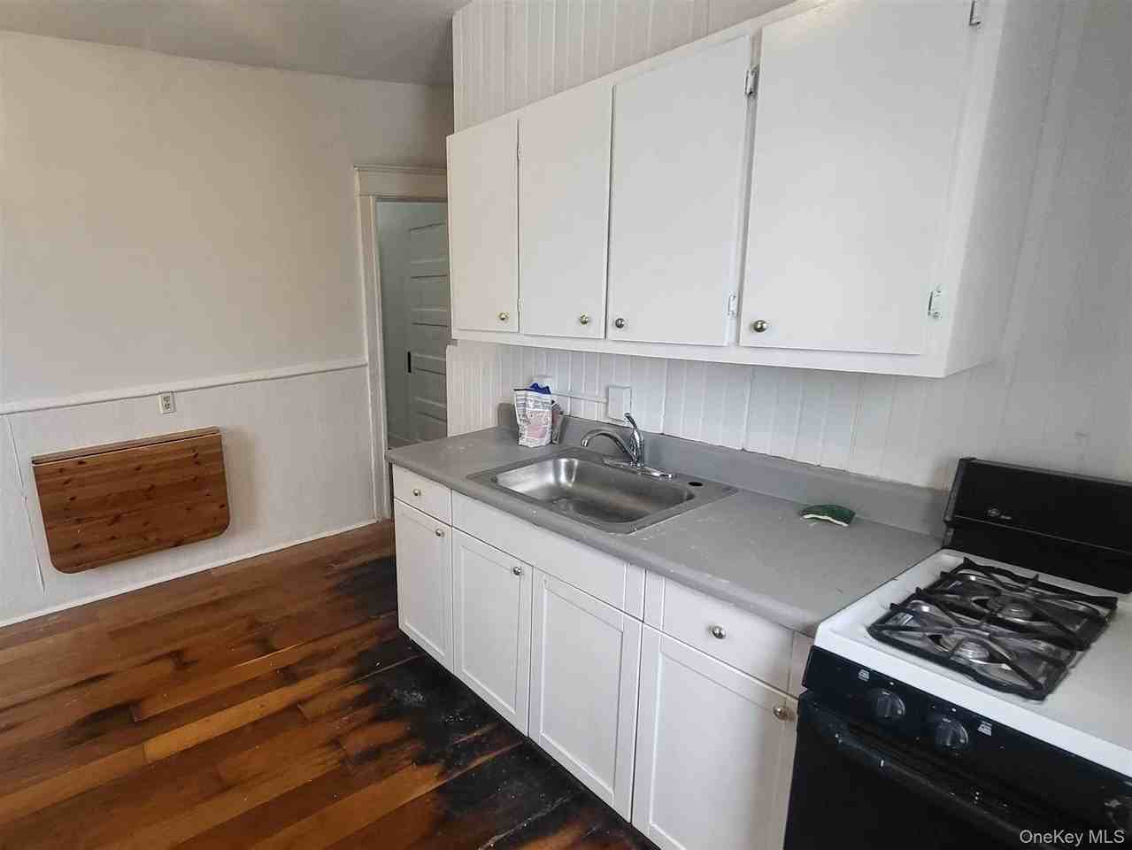 108 Winnikee Ave Apt 2 - Photo 3 of 13