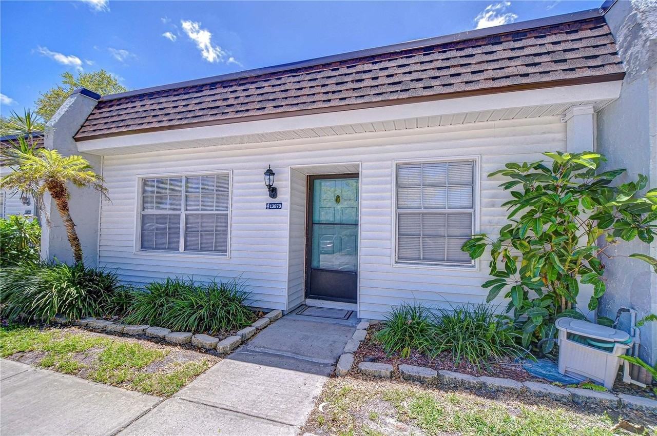 13870 Oakwood Ln - Photo 3 of 39