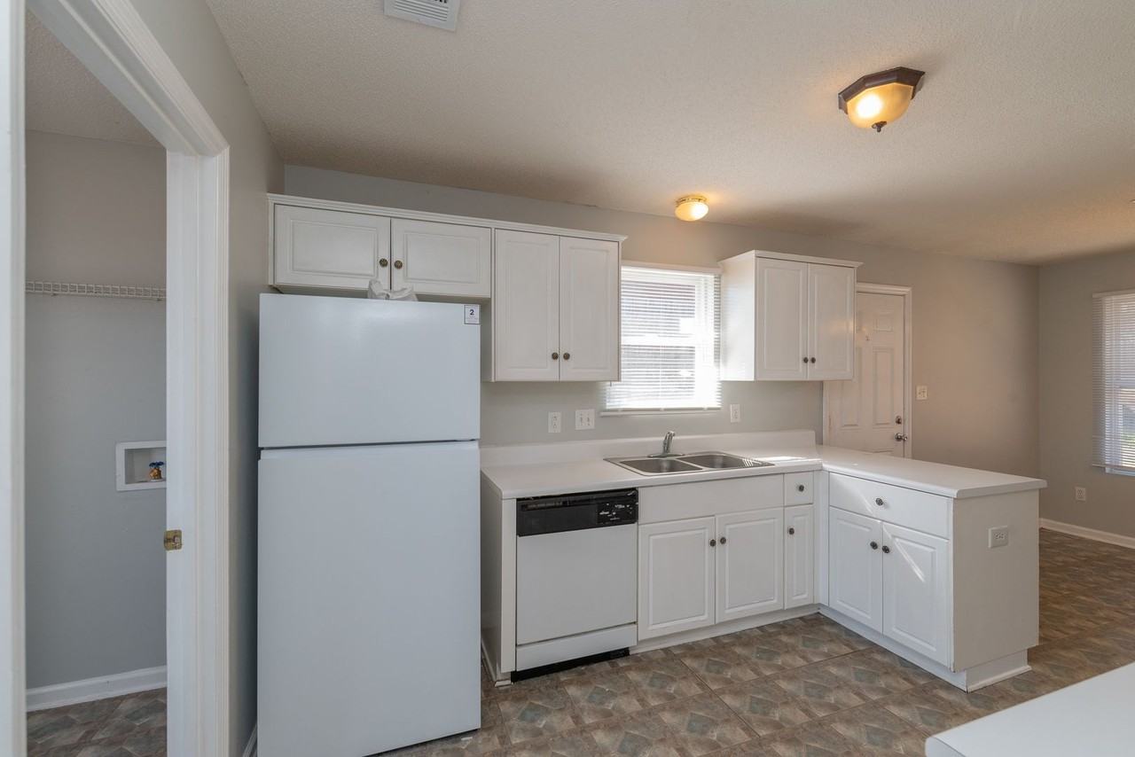 3428 Monte Carlo Dr - Photo 7 of 38