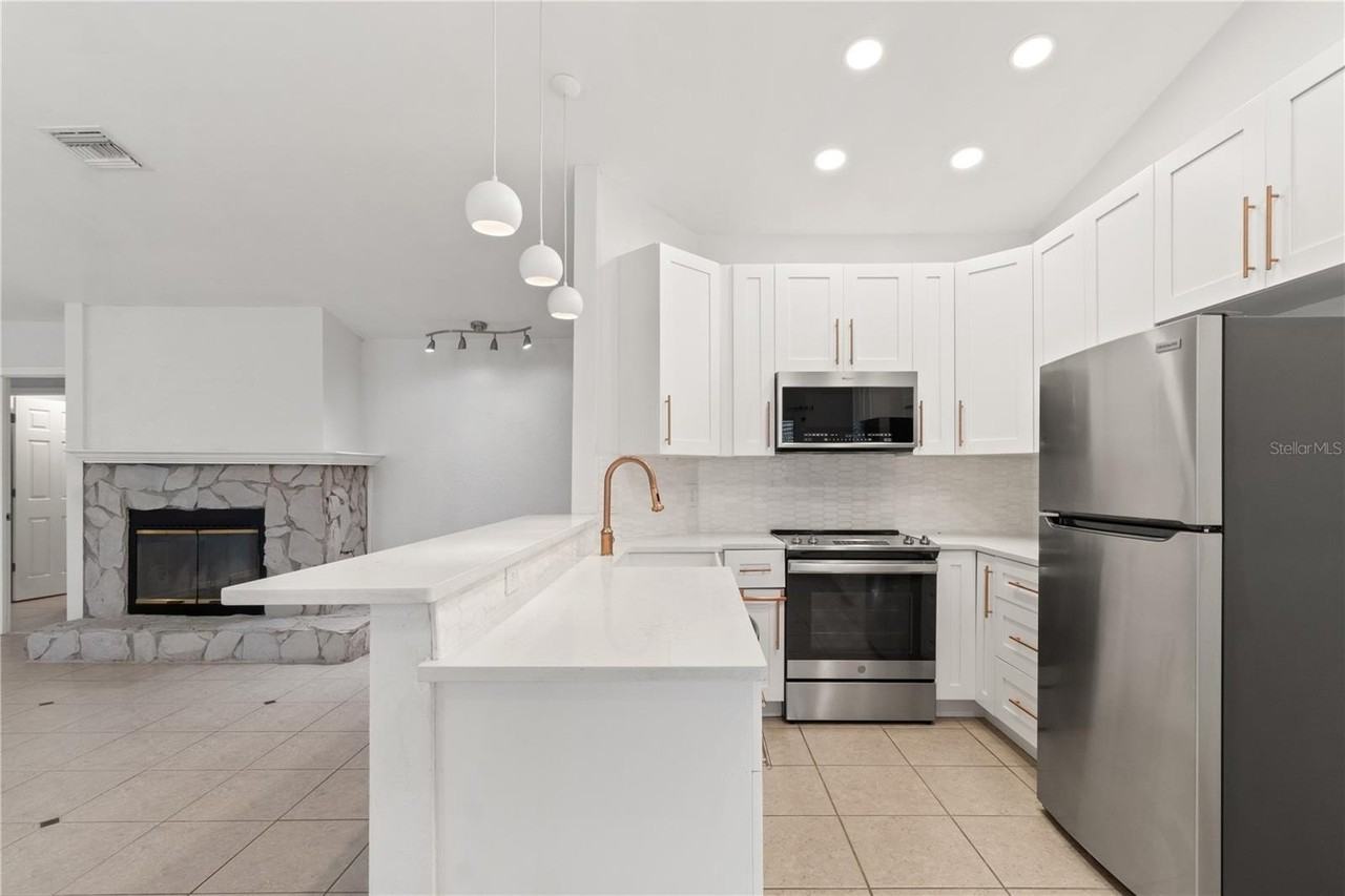 7124 72nd St N - Photo 5 of 29