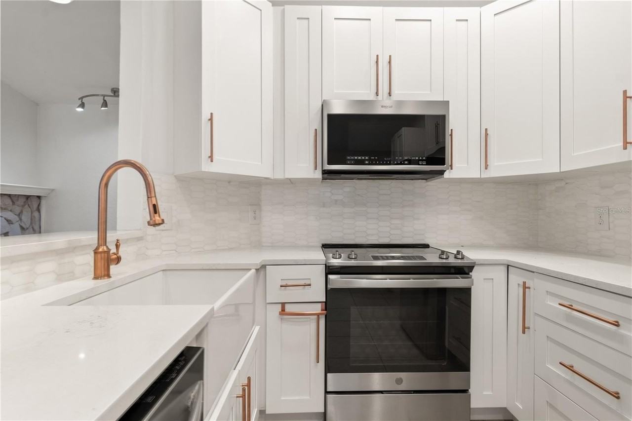 7124 72nd St N - Photo 6 of 29