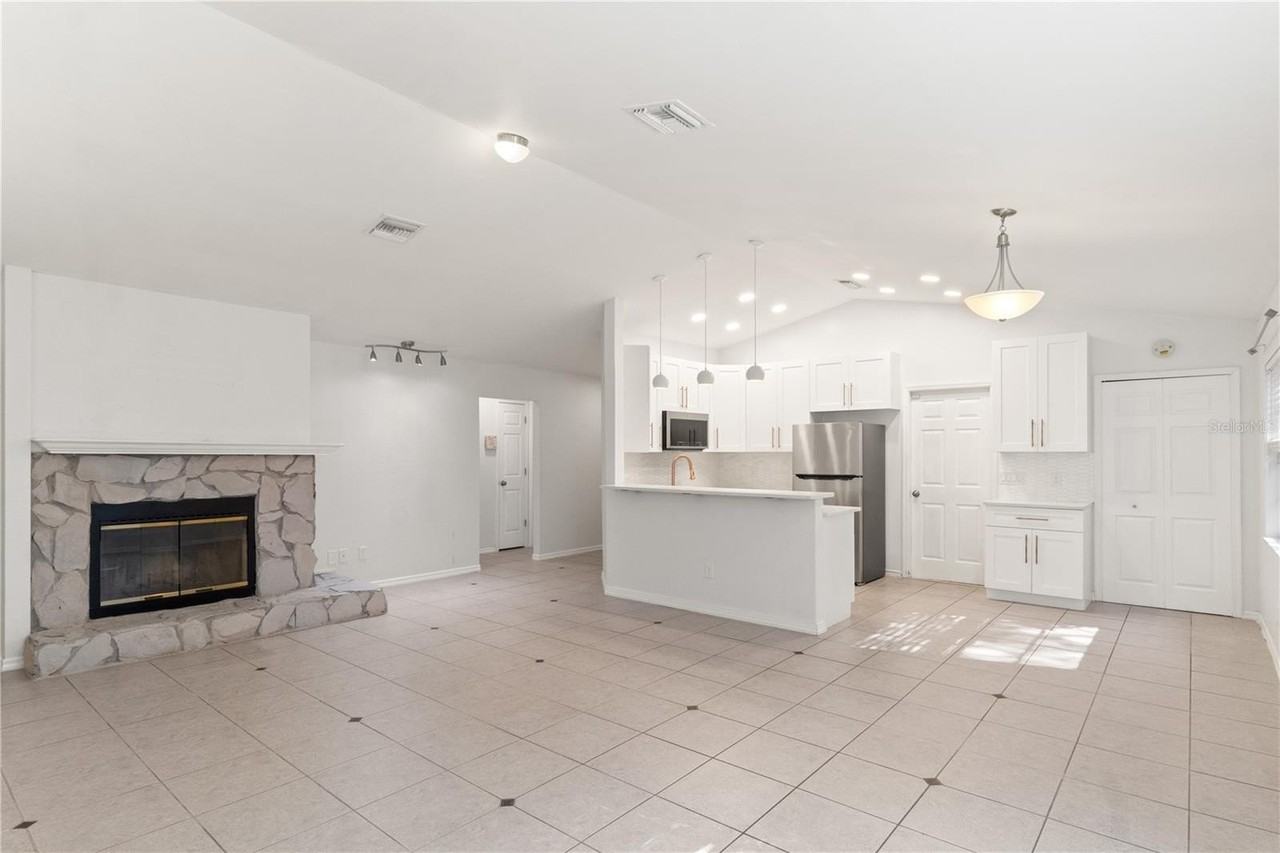 7124 72nd St N - Photo 7 of 29