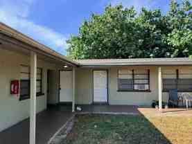 2404 10th St W #4 - Photo 1 of 1