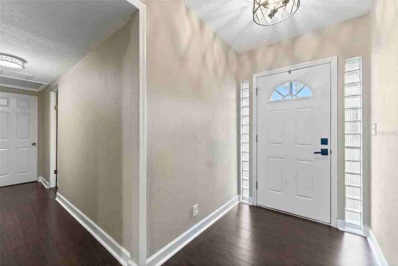 4008 W Swann Ave - Photo 4 of 27