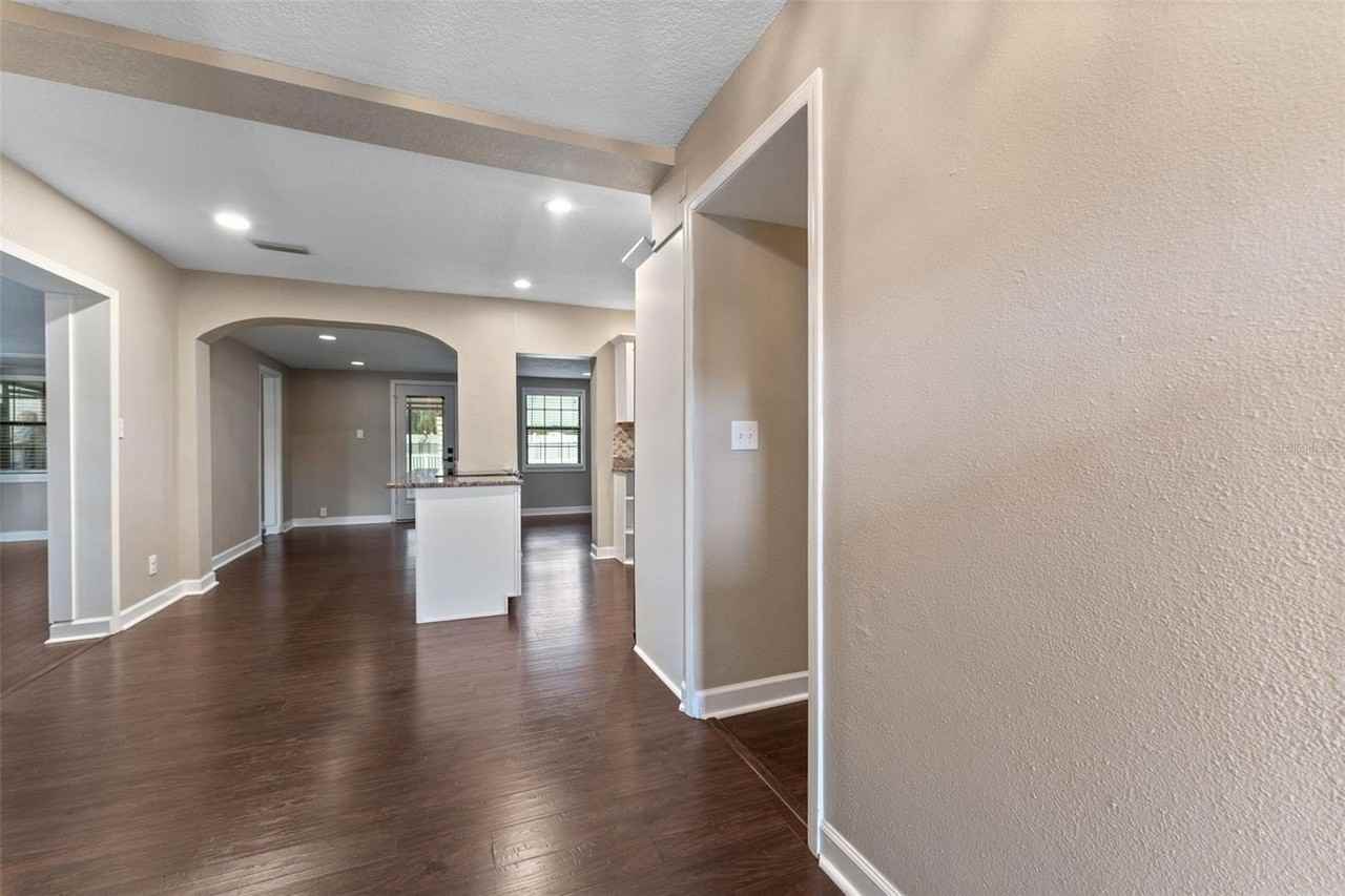 4008 W Swann Ave - Photo 5 of 27