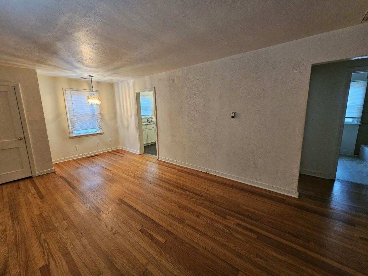 1025 Fourqurean Ln - Photo 7 of 11